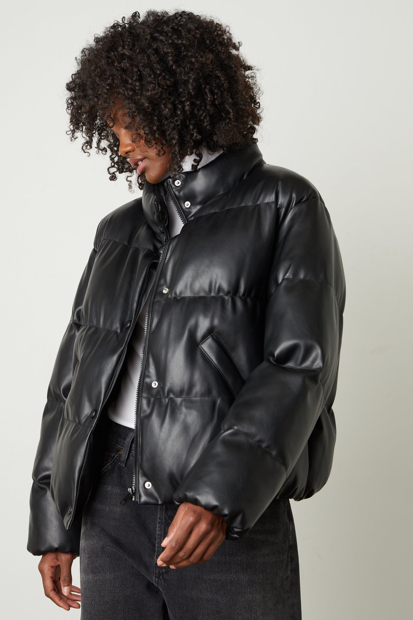 ALLY FAUX LEATHER PUFFER JACKET IN BLACK
