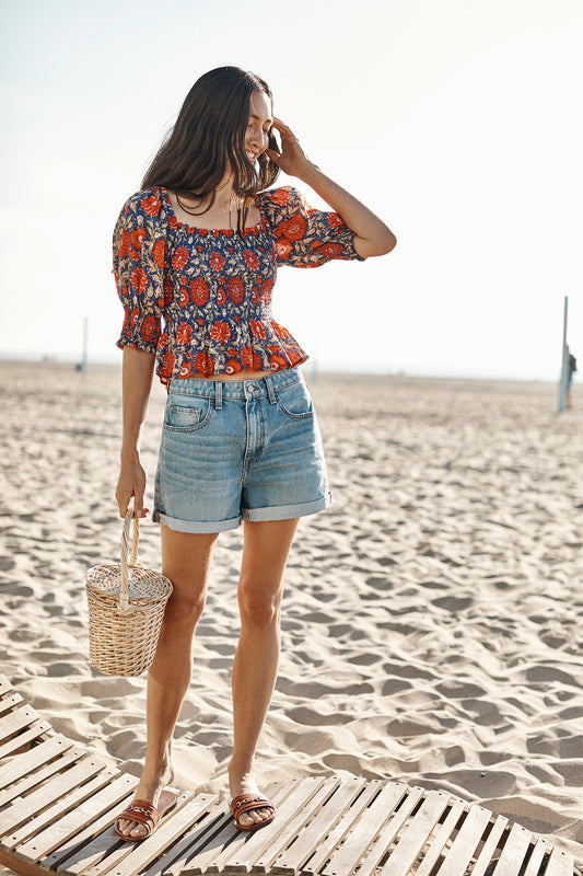 CORRYN PRINTED RUCHED TOP IN POMEGRANATE