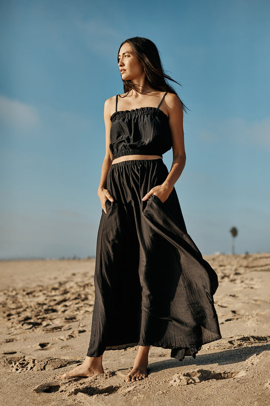 DIVYA CROPPED CAMI TOP IN BLACK